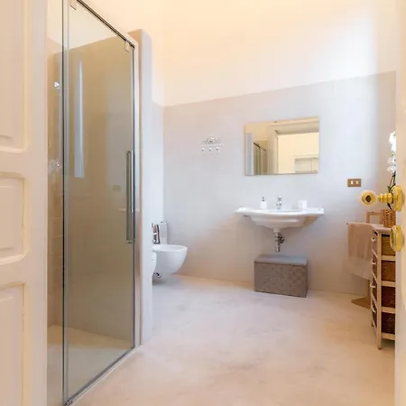 Giulio Dimora Storica Bed & Breakfast 4*