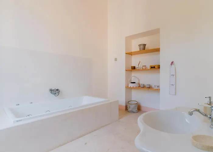 Giulio Dimora Storica Bed & Breakfast 4*