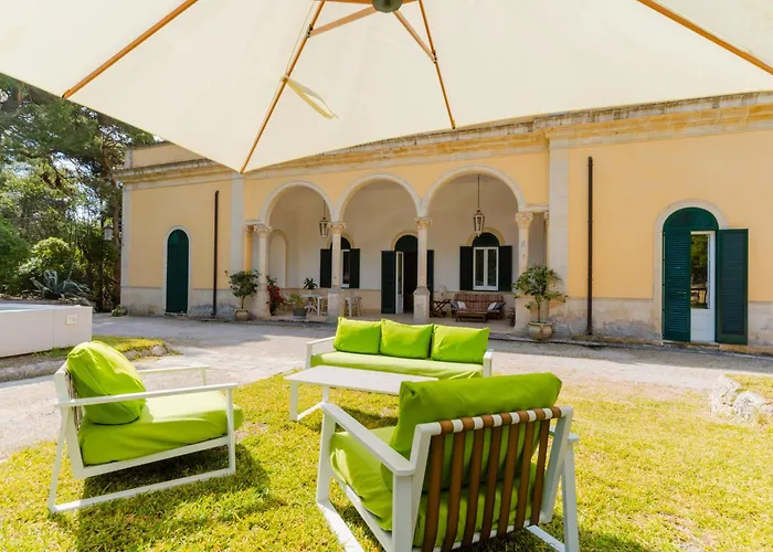 Giulio Dimora Storica Bed & Breakfast 4*