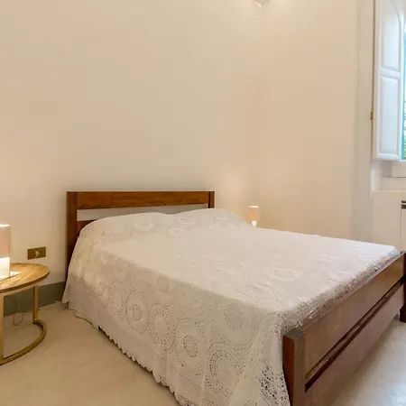 Giulio Dimora Storica Bed & Breakfast 4*