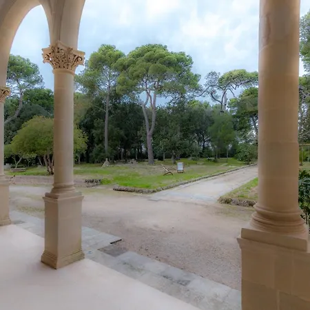 Giulio Dimora Storica Bed and Breakfast 4*