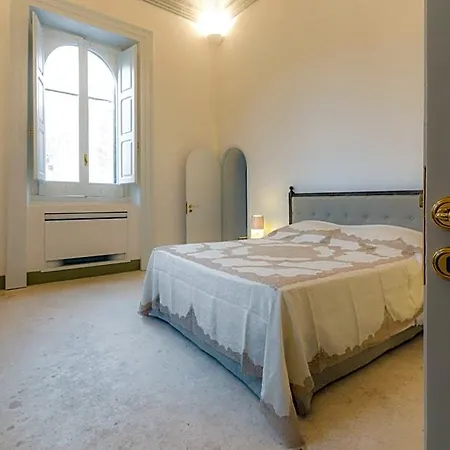 Bed & Breakfast Giulio Dimora Storica 4*